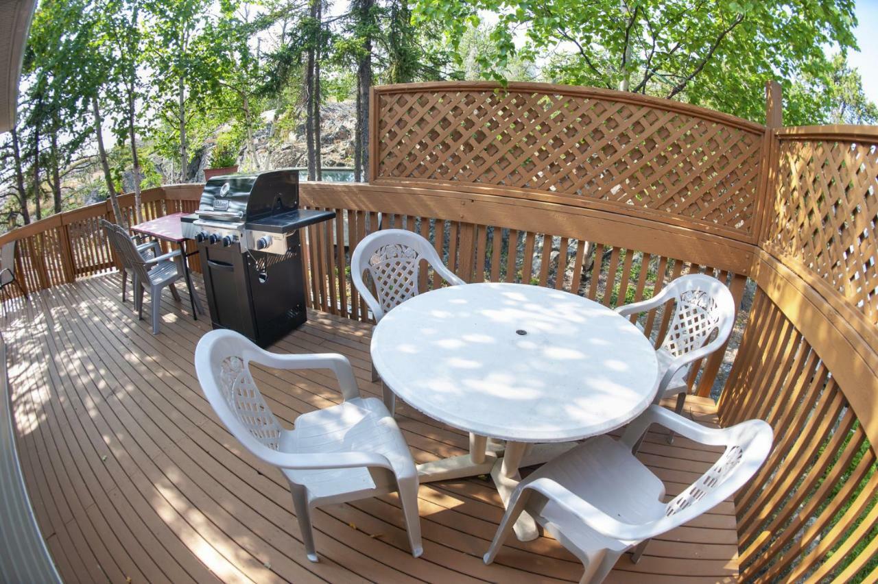 Tiga Bed And Breakfast Yellowknife Exterior photo