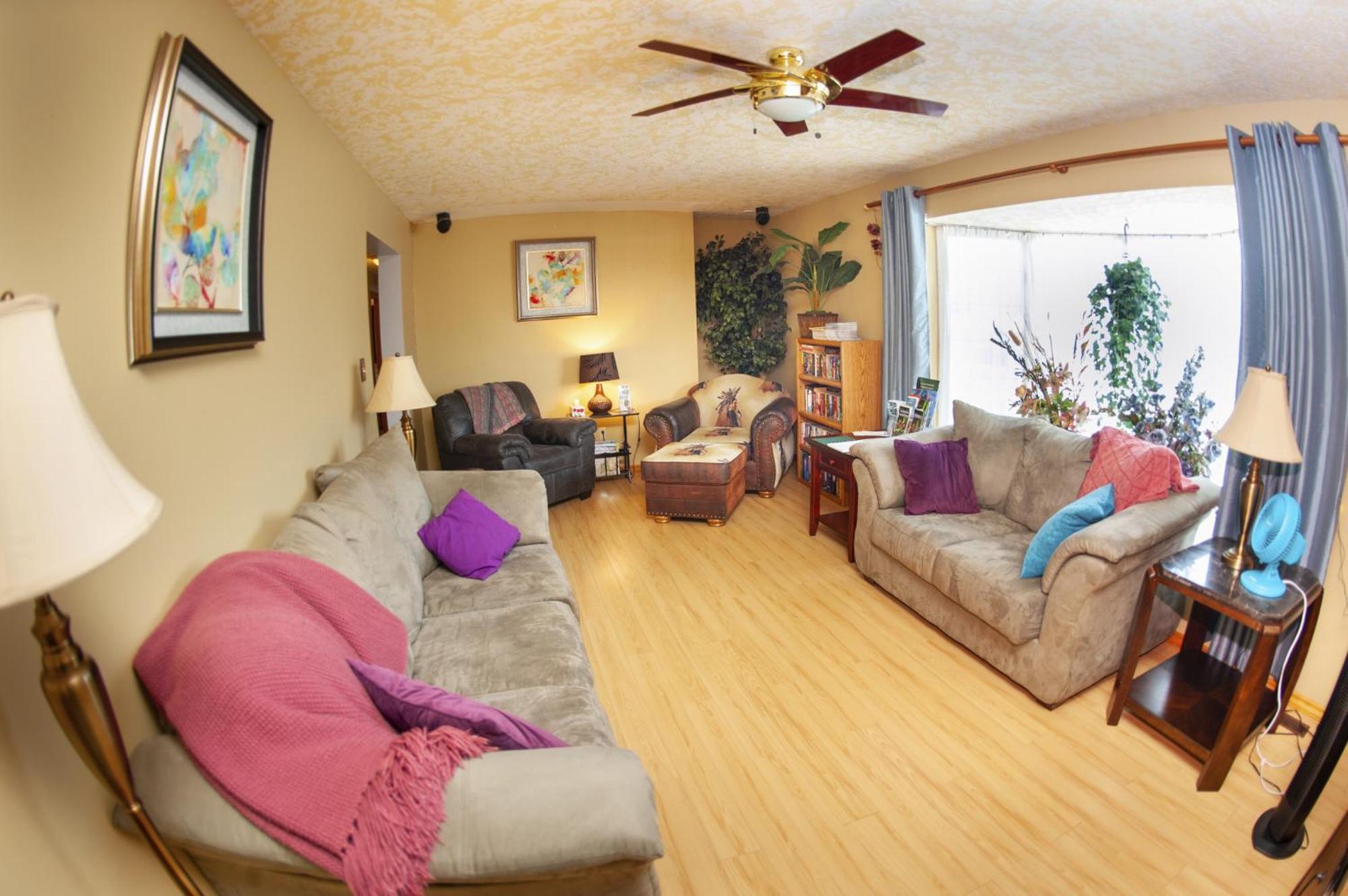 Tiga Bed And Breakfast Yellowknife Exterior photo